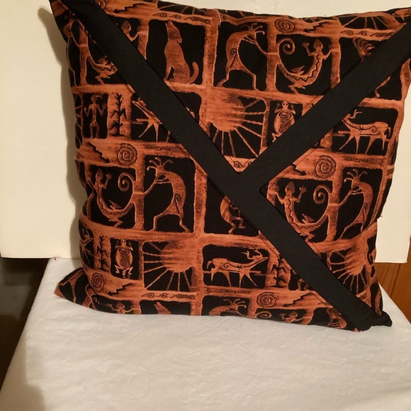 Set of two southwest throw pillows - Picture 5 of 5